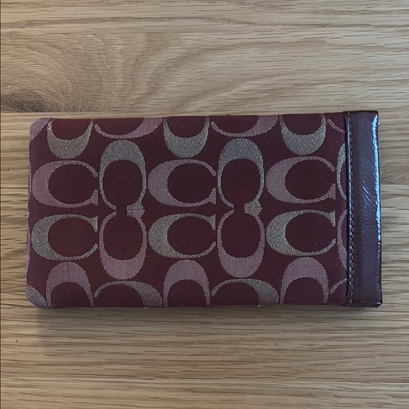 Vintage Coach burgundy glasses case in great condition! - Picture 2 of 4